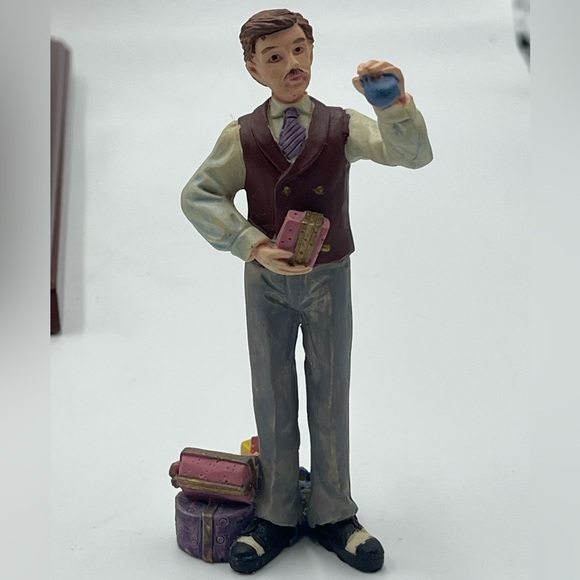 Hand Painted Resin Night Before Christmas Victorian Family Tree Decorating Scene - Picture 5 of 16